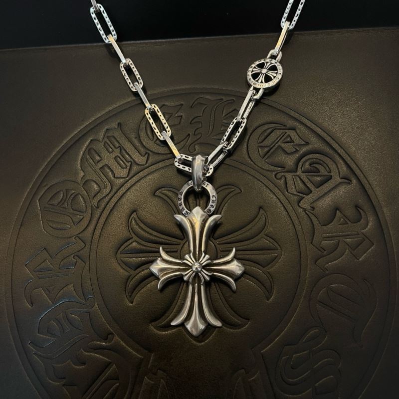 Ch*0me He**ts necklaces